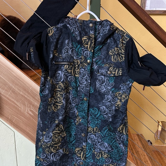 DC Jackets & Blazers - *SOLD* 
ski + snowboard season is here! Ride in style!